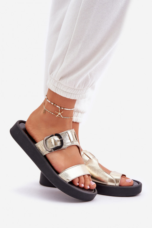 Lederhausschuhe Feminin mit einer Plattform Zazoo 3024 goldene Farbe Lederhausschuhe Feminin mit einer Plattform Zazoo 3024 goldene Farbe