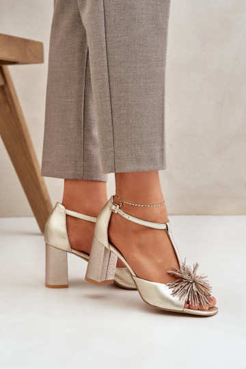 Leder Sandalen mit Absätzen und Ornamenten Laura Messi 2758 goldfarben