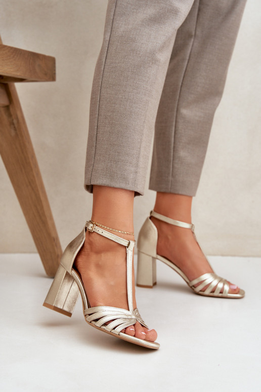 SandalenErmöglichtturalnej Skóry mit Absätzen Laura Messi 2766 SandalenErmöglichtturalnej Skóry mit Absätzen Laura Messi 2766