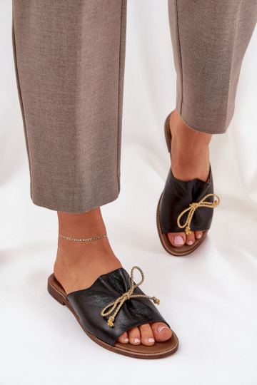 Leder-Pantoletten im eleganten Stil mit Schleifen Leįskis 3572 in Schwarz