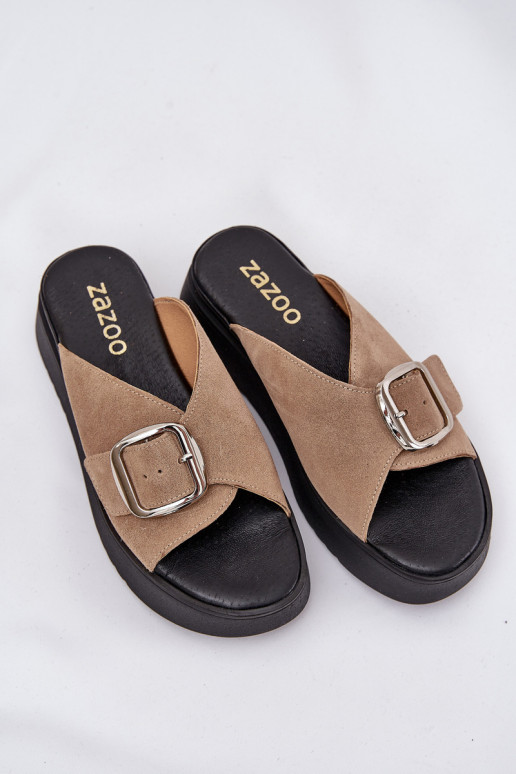 INildleder-Hausschuhe für Damen mit Schnallen mit einer Plattform Zazoo 3019 Beige INildleder-Hausschuhe für Damen mit Schnallen mit einer Plattform Zazoo 3019 Beige