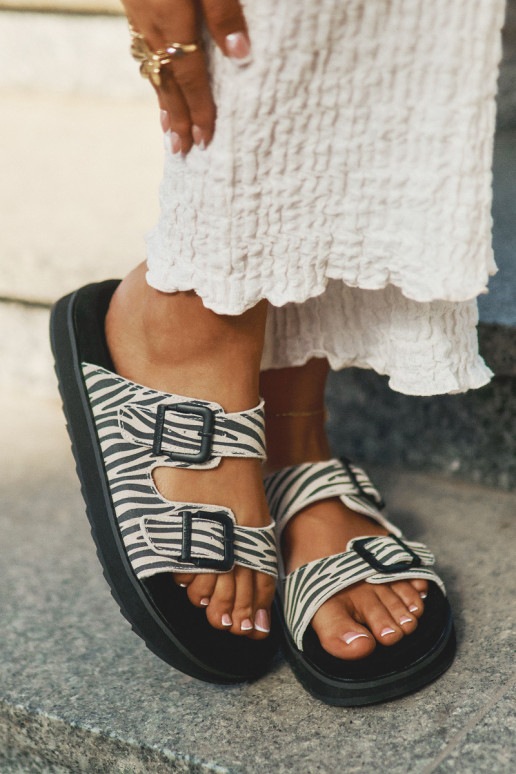 INildleder-Hausschuhe für Damen mit Schnallen D.Franklin DFSH405002 Zebra INildleder-Hausschuhe für Damen mit Schnallen D.Franklin DFSH405002 Zebra