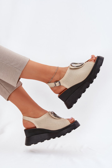 Damensandalen Feminin Auf einem Keil mit Ornamenten Artiker 56C0111 Beige