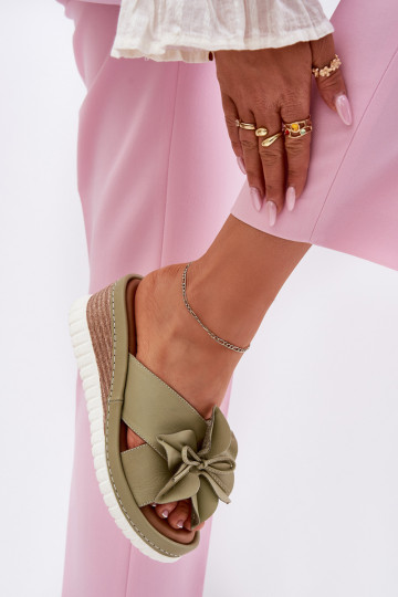 Grüne Leder-Damen-Plateausandalen mit Blumenapplikation Artiker 52C0503 2