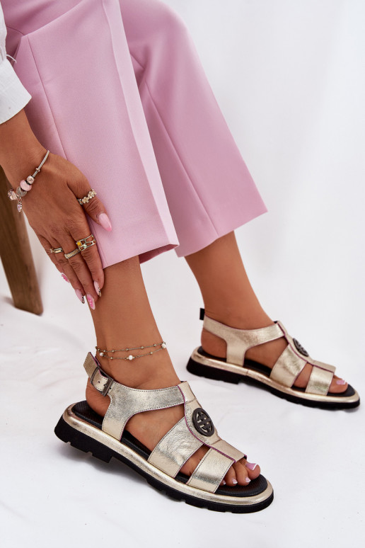 Damensandalen Feminin mit Lackeffekt Mit Dekorationen Detalem Artiker 56C0689 goldene Farbe Damensandalen Feminin mit Lackeffekt Mit Dekorationen Detalem Artiker 56C0689 goldene Farbe