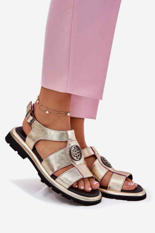 Damensandalen Feminin mit Lackeffekt Mit Dekorationen Detalem Artiker 56C0689 goldene Farbe Damensandalen Feminin mit Lackeffekt Mit Dekorationen Detalem Artiker 56C0689 goldene Farbe