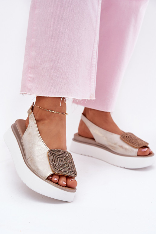 Zazoo 1786 Damensandalen Feminin mit einer Plattform mit Ornamenten goldene Farbe Przecierany Zazoo 1786 Damensandalen Feminin mit einer Plattform mit Ornamenten goldene Farbe Przecierany