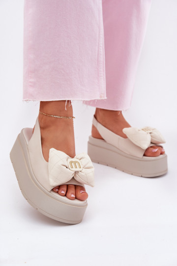 Damensandalen Feminin mit einer Plattform mit Bändern CheBello 4641 Beige