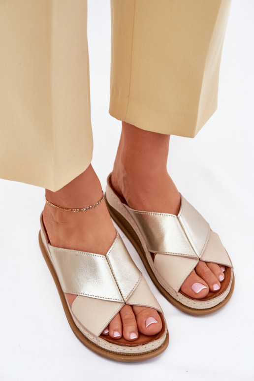 Lederhausschuhe Feminin mit einer Plattform Es mussciejka L4986-37 Beige-goldene Farbe Lederhausschuhe Feminin mit einer Plattform Es mussciejka L4986-37 Beige-goldene Farbe