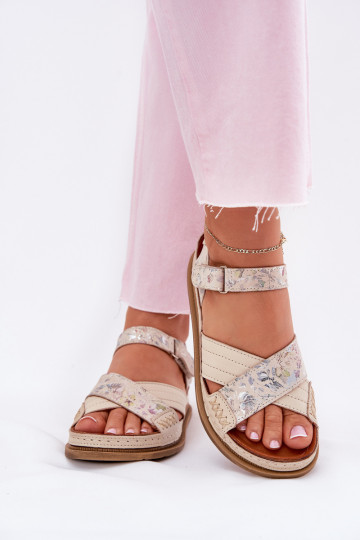 Damensandalen Feminin mit einer Plattform Es mussciejka L7064-37 elfenbeinfarbe