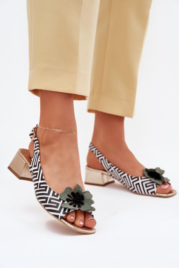 Damensandalen Feminin Klocke Mit Dekorationen Eine Blume Laura Messi 2973 INeiß-schZuarze Farbe