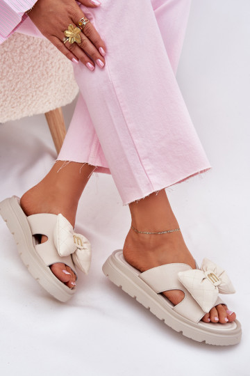 Lederhausschuhe Feminin mit einer Plattform mit Bändern CheBello 4647 Beige