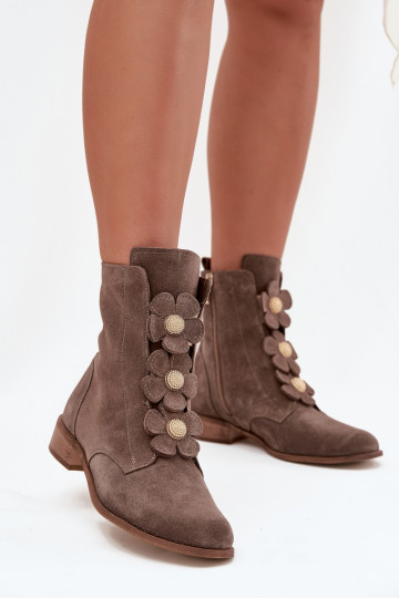 Zazoo 3085 sandfarbene Wildlederschuhe für Damen mit dekorativen Blumenmotiven 2