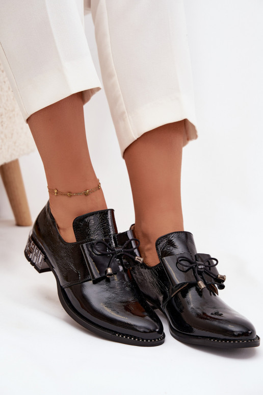 mit Lackeffekt Schuhe Feminin Auf niedrigem Absatz mit Bändern Zazoo 1399 schZuarze Farbe