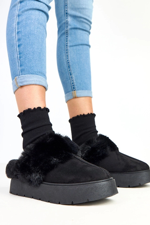 Schwarze kurze, von Pelz beheizte...