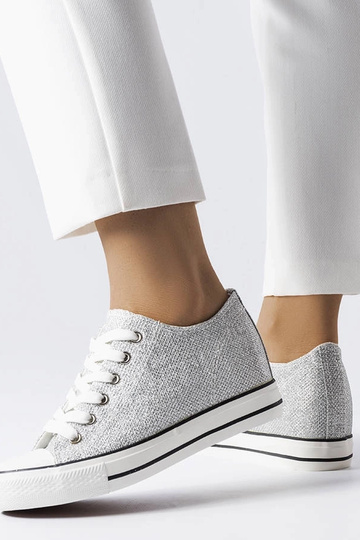 Silberne glänzende Sneakers... 2