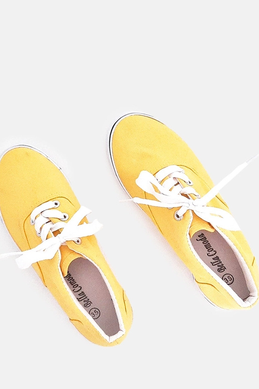 Gelbe Kindersportschuhe mit...