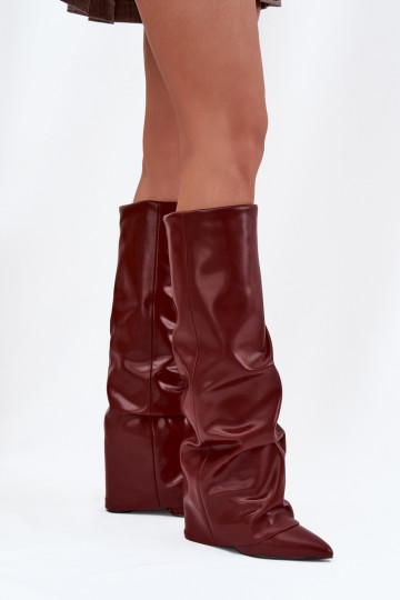 Wärmende Damenstiefel mit eingearbeitetem Schaft und Absatz, burgunderfarbene Farbe, Elivira