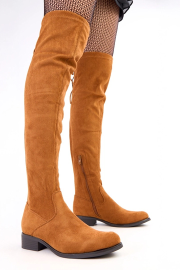 Braune lange Stiefel mit flachem Absatz Heloren