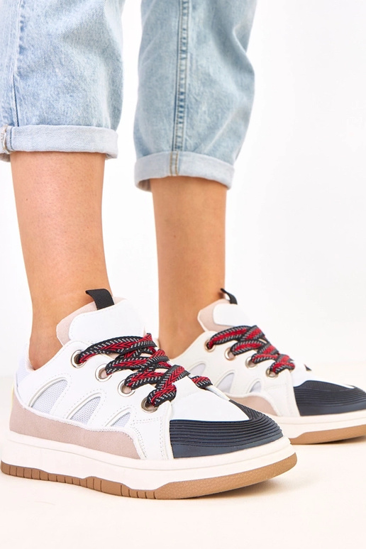 Schwarze Sneakers mit breiten...