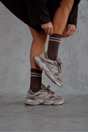 Socken Feminin DZua Cienkie Streifen braune Farbe