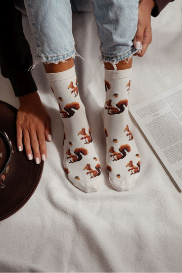 Socken Feminin Eichhörnchen I Orzechy elfenbeinfarbe