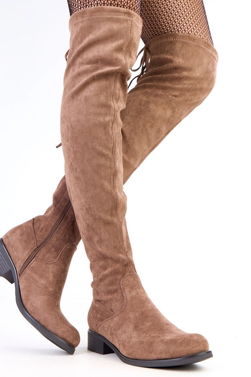 Sandfarbene lange Stiefel mit flachem...