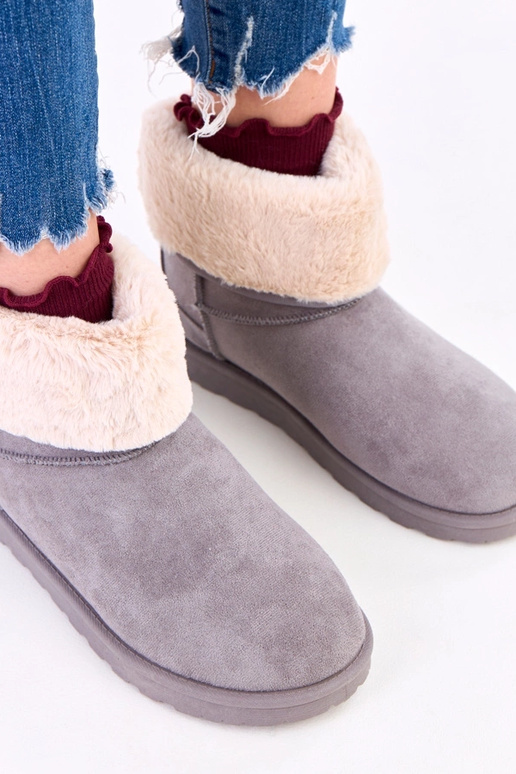 Graue Schneestiefel mit Fell auf...