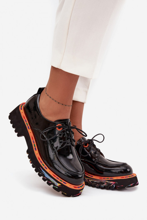 Haut Schuhe Feminin mit Lackeffekt Artiker 57C0176 schZuarze Farbe