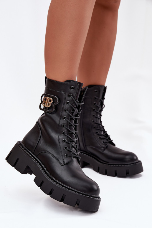 Warm gefütterte Damenstiefeletten und Noker mit Ornamenten in schwarz Melisse Warm gefütterte Damenstiefeletten und Noker mit Ornamenten in schwarz Melisse