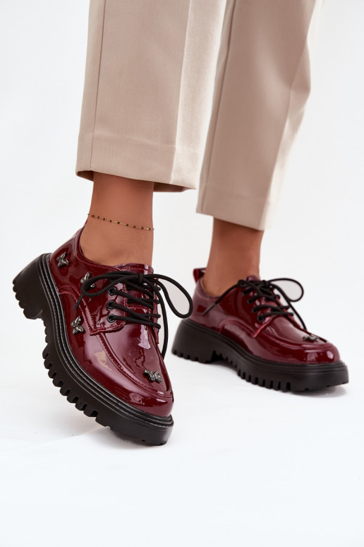 mit Lackeffekt Haut Schuhe FemininPrzypinkami Artiker 57C0336 Burgund