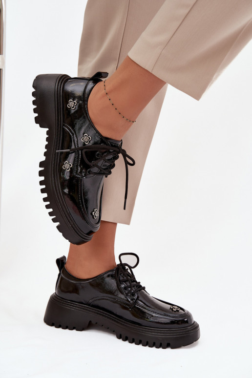 mit Lackeffekt Haut Schuhe FemininPrzypinkami Artiker 57C0333 schZuarze Farbe