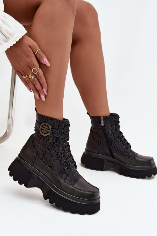 Haut Damenstiefel mit einer Plattform mit Schriften I Ozdobnym Detalem Artiker 57C2273 schZuarze Farbe