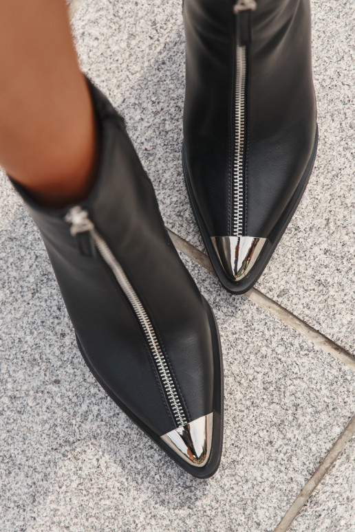 Damenstiefeletten mit dekorativen Reißverschlüssen in Schwarz "Niviane" Damenstiefeletten mit dekorativen Reißverschlüssen in Schwarz "Niviane"