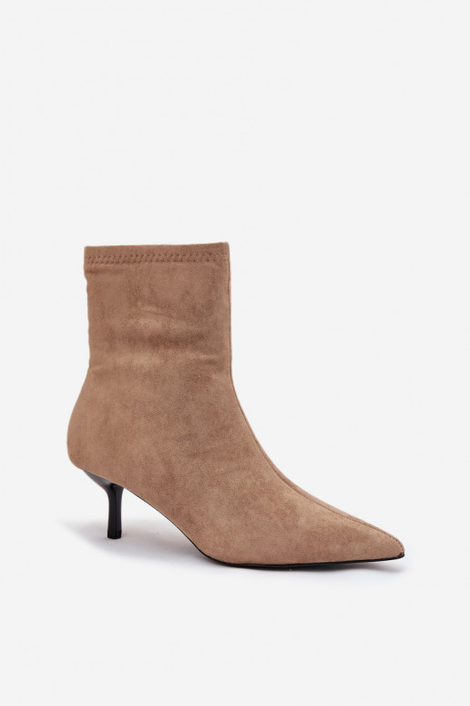 Warmes Damenstiefeletten mit dünnen Absätzen aus Eco-Suede in Sandfarbe "Belisse" Warmes Damenstiefeletten mit dünnen Absätzen aus Eco-Suede in Sandfarbe "Belisse"
