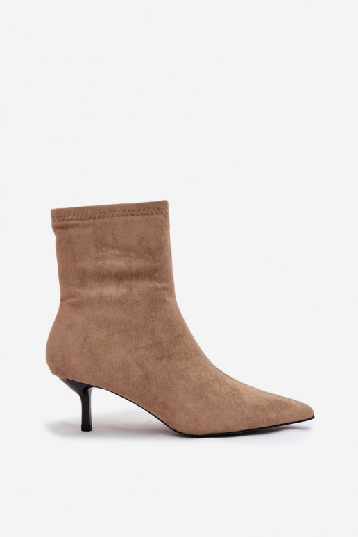 Warmes Damenstiefeletten mit dünnen Absätzen aus Eco-Suede in Sandfarbe "Belisse" Warmes Damenstiefeletten mit dünnen Absätzen aus Eco-Suede in Sandfarbe "Belisse"