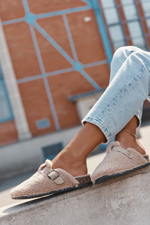 Damenpantoffeln mit Fell "Typu Baranek" in Sandfarbe "Lorivine"