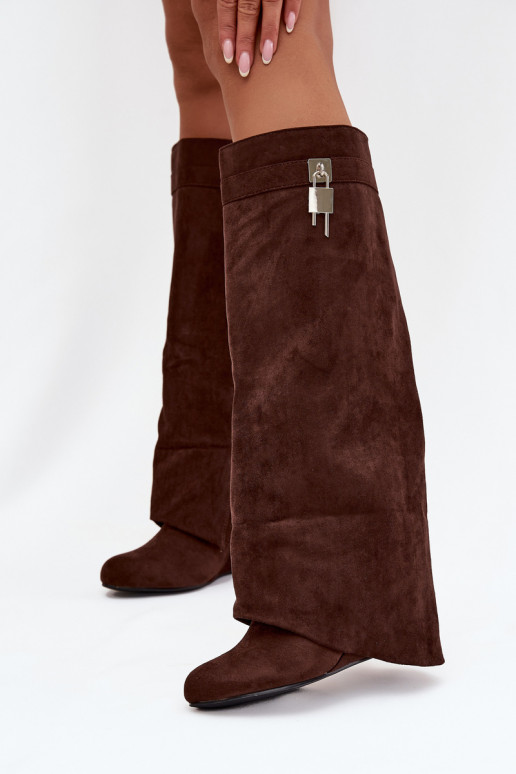 Damen-Stiefel mit Plattform, Riemen und silbernen Details in schokoladenbrauner Farbe Korivelle