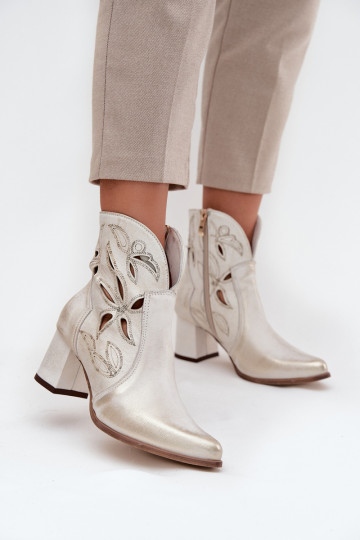 Haut mit durchbrochenen Elementen Damenstiefel Zazoo 3647 goldene Farbe Przecierany