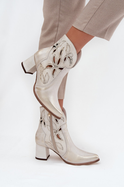 Haut mit durchbrochenen Elementen Damenstiefel Zazoo 3647 goldene Farbe Przecierany