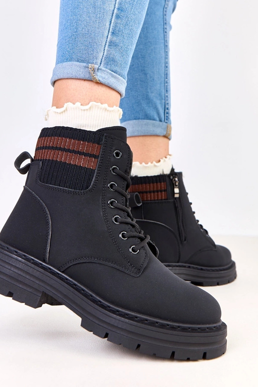 Czarne traperki ocieplane z ekoskóry...