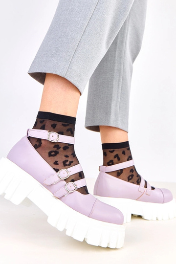 Violette Halbschuhe auf...