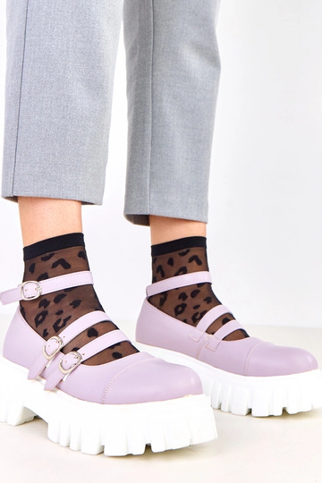 Violette Halbschuhe auf... 2