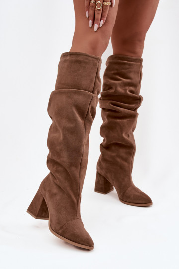 Susiraukšlėję lange Stiefel aus echtem Wildleder mit Absatz gefüttert Zazoo 4228 braun