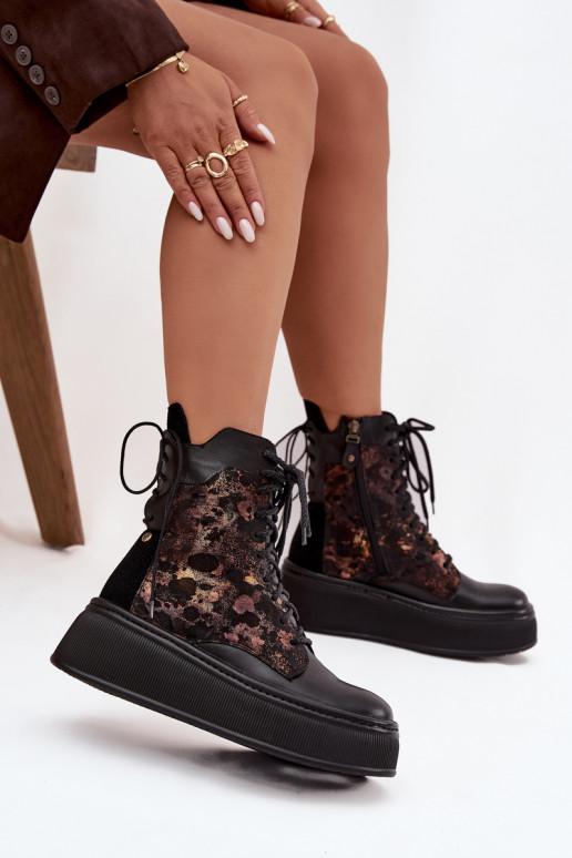 Haut Stiefel mit einer Plattform Es mussciejka 07086-01 schZuarze Farbe