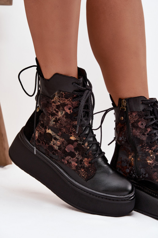 Haut Stiefel mit einer Plattform Es mussciejka 07086-01 schZuarze Farbe