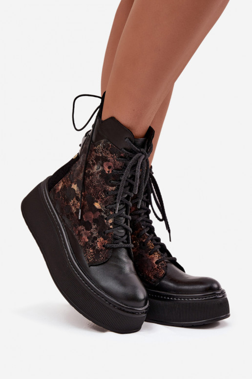 Haut Stiefel mit einer Plattform Es mussciejka 07086-01 schZuarze Farbe