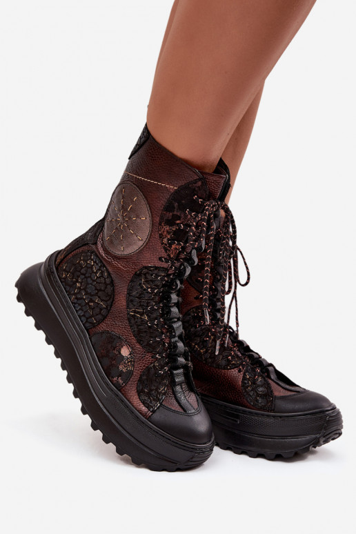 Haut Stiefel mit einer Plattform sich Zuarm laufen Es mussciejka 06565-02 braun-goldene Farbe