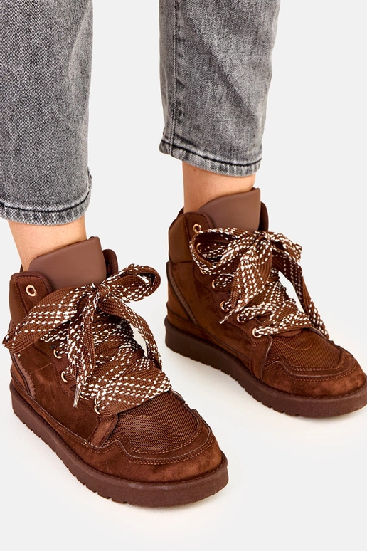 Braune hohe Sneakers mit dicken...
