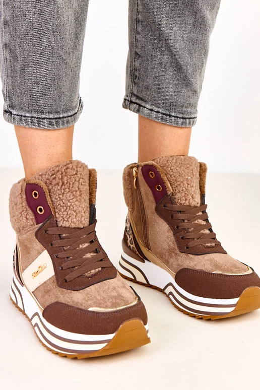 Braune hohe warme Sneakers mit Fell...